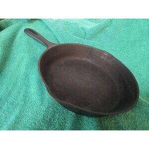Wagner Ware No 6 Cast Iron Skillet 9"  Searing Frying Breakfast Camping